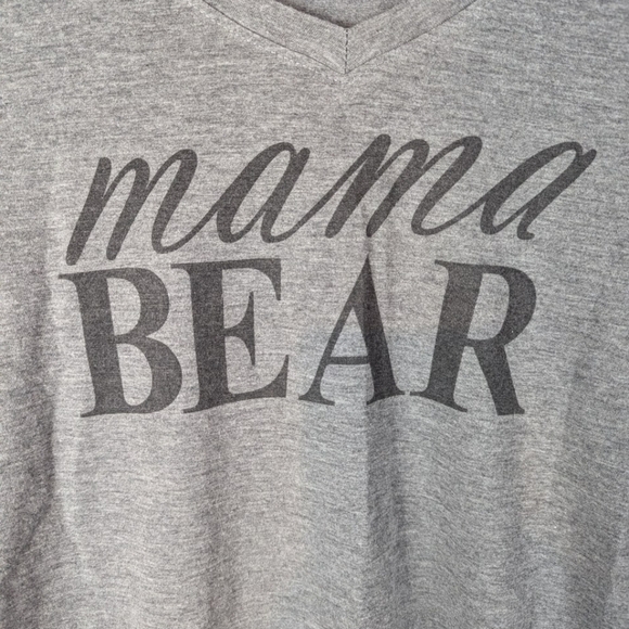 Maternity Mama Bear tshirt in medium with ruching in gray/black - Picture 3 of 9